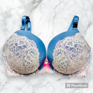 VS Dream Angles Push Up Bra NWT